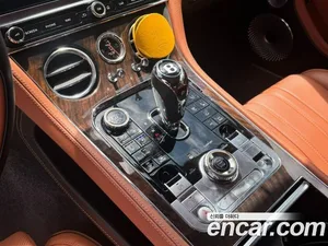 Bentley Continental, 2018 — миниатюра 9