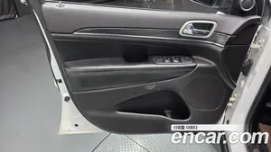 Jeep Cherokee, 2019 — миниатюра 13
