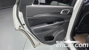 Jeep Cherokee, 2019 — миниатюра 14
