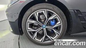 BMW i4, 2023 — миниатюра 5