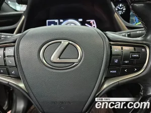 Lexus ES, 2021 — миниатюра 13
