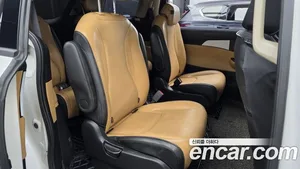 Kia Carnival, 2023 — миниатюра 17