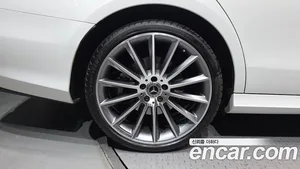 Mercedes-Benz E-Class, 2022 — миниатюра 5