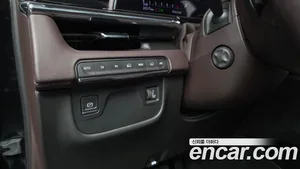 Cadillac Escalade, 2023 — миниатюра 31