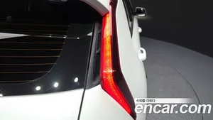 Kia Niro, 2022 — миниатюра 9