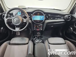 Mini Cooper, 2023 — миниатюра 7