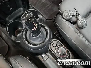 Mini Cooper, 2023 — миниатюра 9