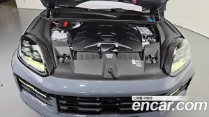 Porsche Cayenne, 2025 — миниатюра 6