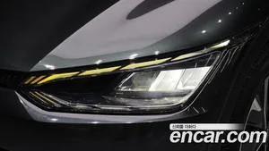 Kia EV6, 2022 — миниатюра 8