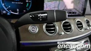 Mercedes-Benz E-Class, 2022 — миниатюра 12