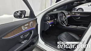 Mercedes-Benz E-Class, 2022 — миниатюра 13