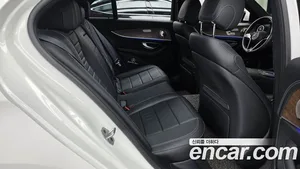 Mercedes-Benz E-Class, 2022 — миниатюра 17
