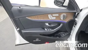 Mercedes-Benz E-Class, 2022 — миниатюра 14