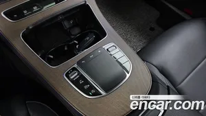 Mercedes-Benz E-Class, 2022 — миниатюра 28