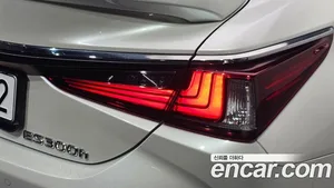 Lexus ES, 2025 — миниатюра 9
