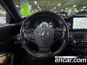 Lexus LS, 2021 — миниатюра 12