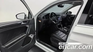 Volkswagen Tiguan, 2023 — миниатюра 13