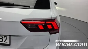 Volkswagen Tiguan, 2023 — миниатюра 9