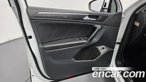 Volkswagen Tiguan, 2023 — миниатюра 14