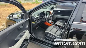 Kia Stonic, 2018 — миниатюра 10