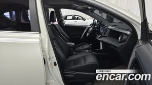 Toyota RAV4, 2018 — миниатюра 11