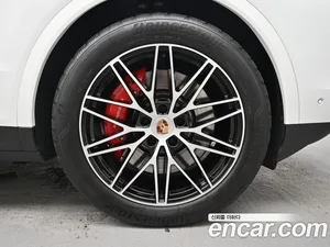 Porsche Cayenne, 2025 — миниатюра 5