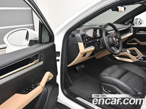 Porsche Cayenne, 2025 — миниатюра 12