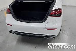 Mercedes-Benz E-Class, 2023 — миниатюра 11