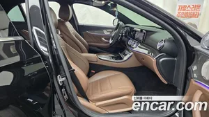 Mercedes-Benz E-Class, 2021 — миниатюра 17