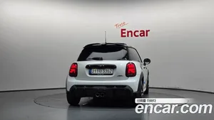 Mini Cooper, 2023 — миниатюра 4