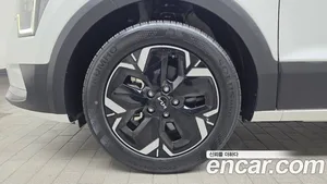 Kia Niro, 2023 — миниатюра 4