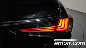 Lexus ES, 2023 — миниатюра 9