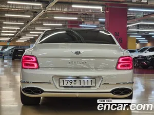 Bentley Flying Spur, 2022 — миниатюра 5