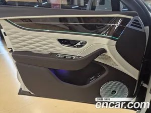 Bentley Flying Spur, 2022 — миниатюра 15