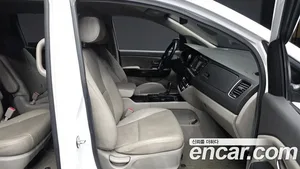 Kia Carnival, 2015 — миниатюра 17