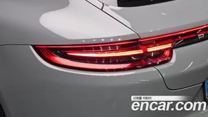 Porsche Panamera, 2018 — миниатюра 9