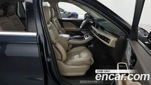 Lincoln Aviator, 2023 — миниатюра 11