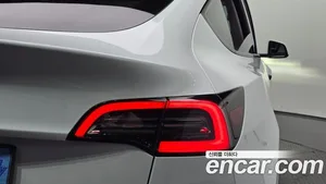 Tesla Model Y, 2023 — миниатюра 8