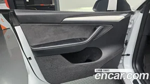 Tesla Model Y, 2023 — миниатюра 13
