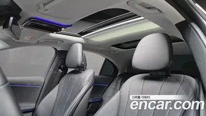Mercedes-Benz E-Class, 2025 — миниатюра 23