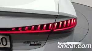 Audi A7, 2022 — миниатюра 9