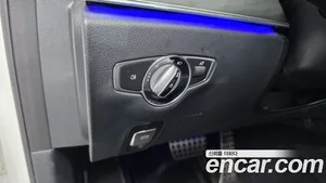 Mercedes-Benz E-Class, 2021 — миниатюра 37