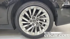 Lexus ES, 2024 — миниатюра 5