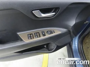 Kia Stonic, 2018 — миниатюра 13