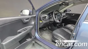 Kia Stonic, 2017 — миниатюра 13