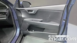 Kia Stonic, 2017 — миниатюра 14