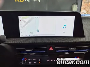 Kia EV6, 2023 — миниатюра 10