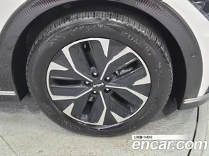 Kia EV6, 2023 — миниатюра 12