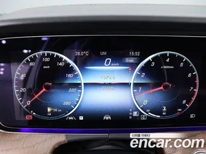 Mercedes-Benz E-Class, 2023 — миниатюра 6