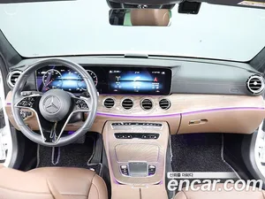 Mercedes-Benz E-Class, 2023 — миниатюра 13